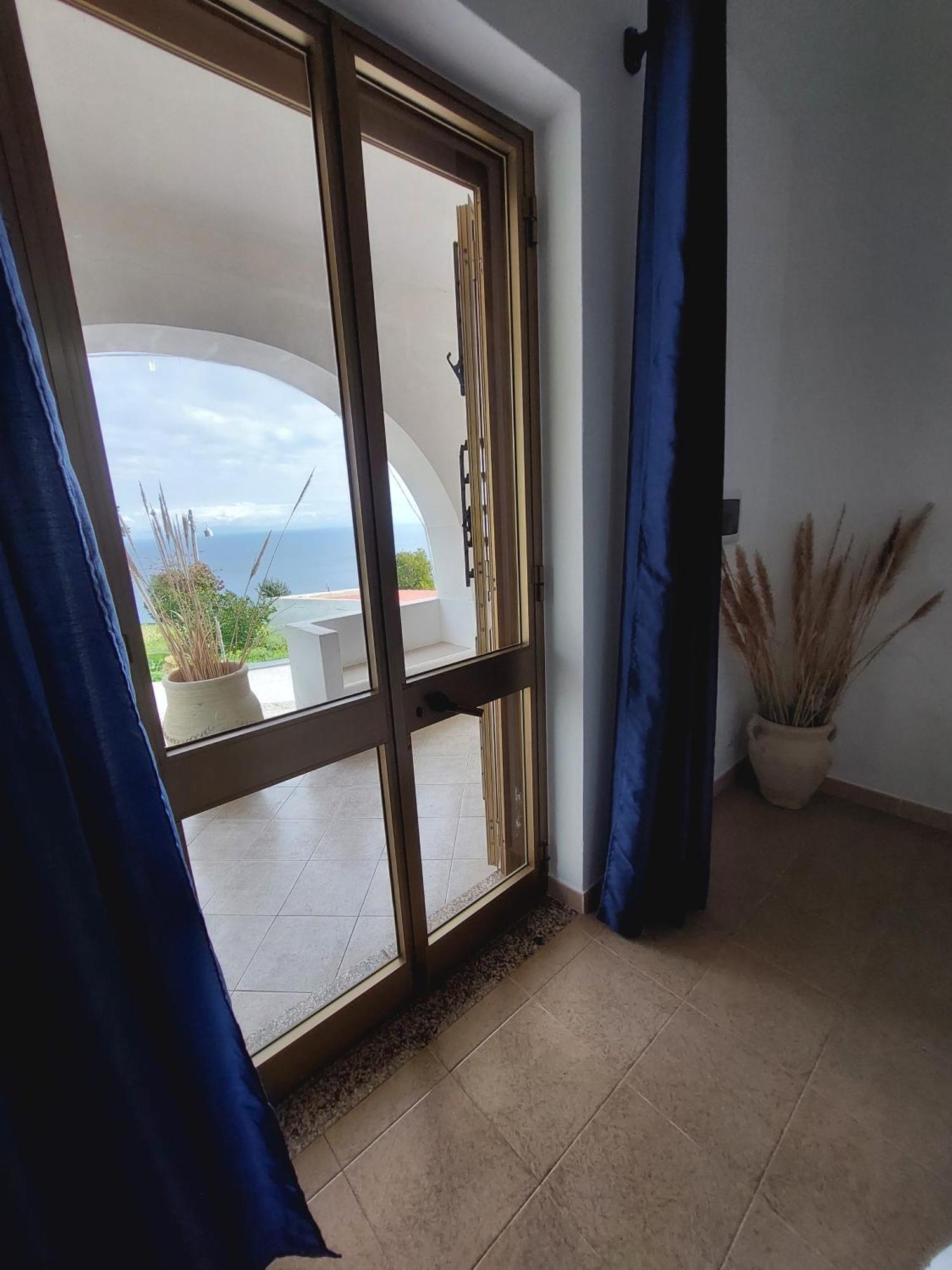 Casa Tra Cielo E Mare Panzió Lipari Kültér fotó